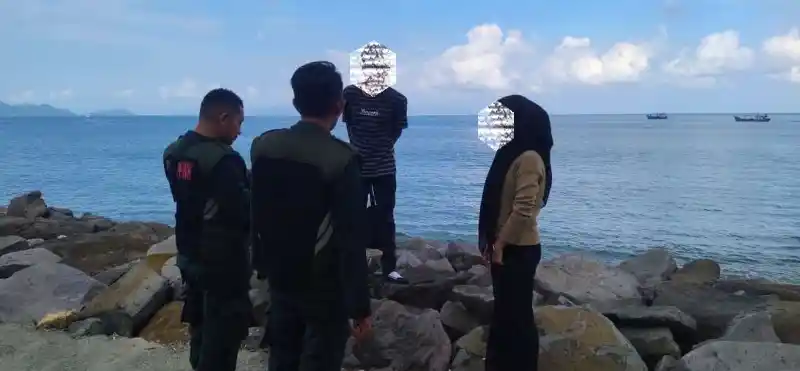 Bukan Putus, Cuma Diingatkan: Momen Sejoli Dapat Pembinaan Adem Seyem